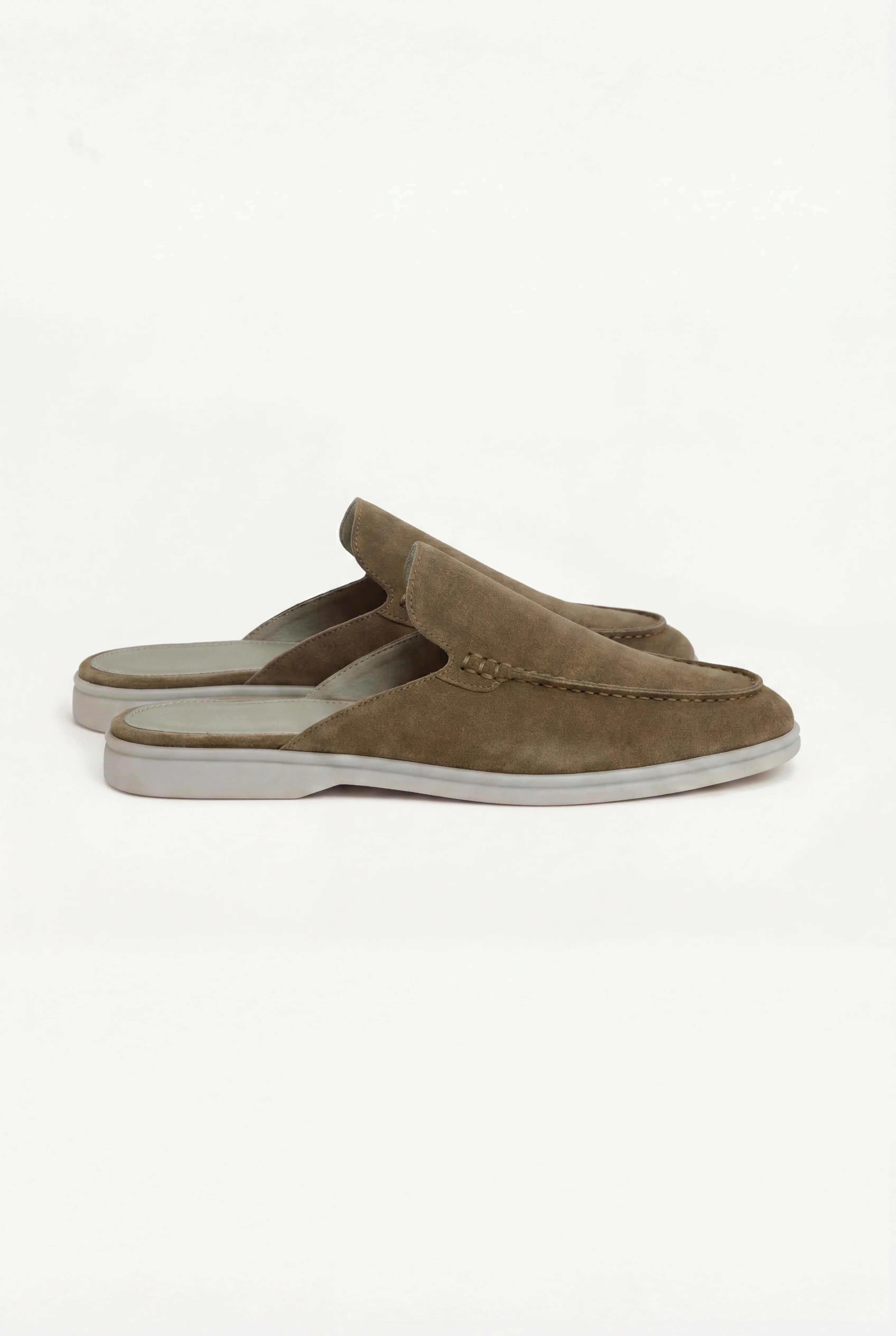 Olive Suède Yacht Mule